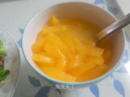 Orange juice and melon strips