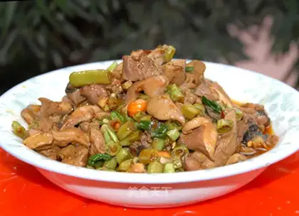 Hot and sour chicken offal