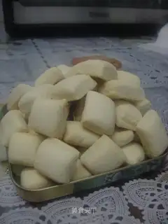 milk cube biscuits