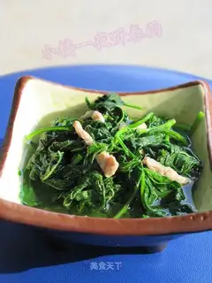Shredded pork and cauliflower soup
