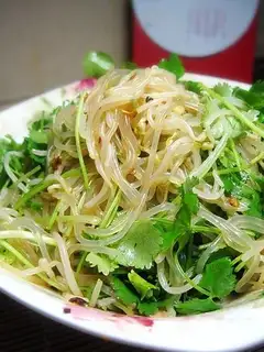 Cold bean sprouts and vermicelli