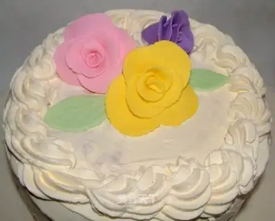 cream fondant cake