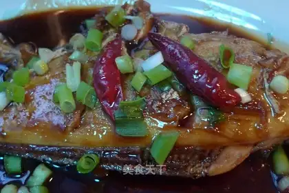 Sweet and sour braised fish