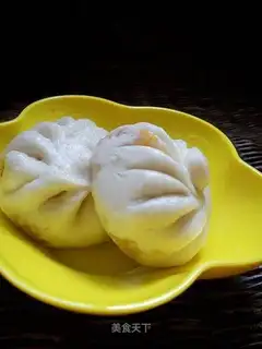 Three-color meat bun