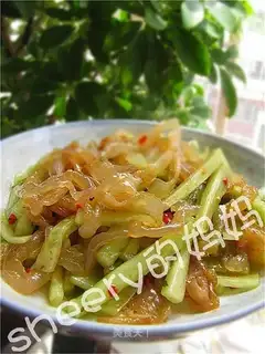 Cucumber mixed with jellyfish