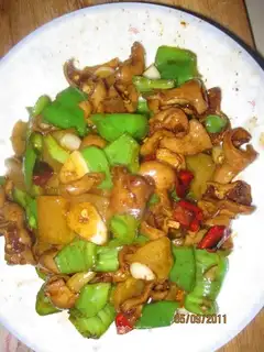 Hot and sour pork intestines