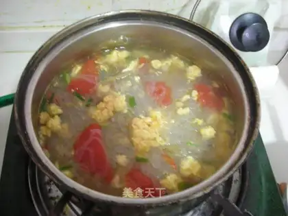 Tomato vermicelli egg soup