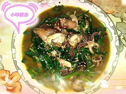 Fried small squid with leeks