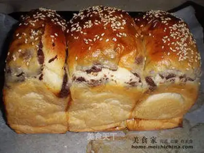 Red bean paste toast