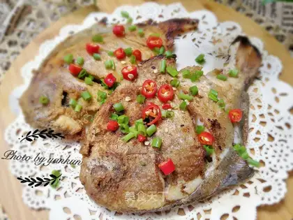 Dry-fried piranhas