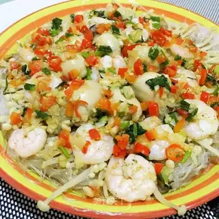 It's a fan of garlic shrimp