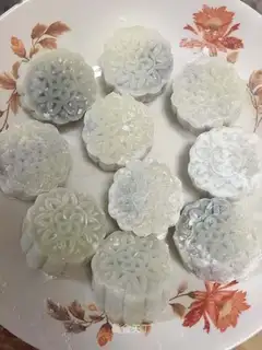Ice mooncake