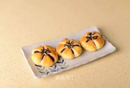 Flowers, bean bread