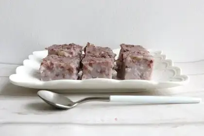 Red bean coconut cake
