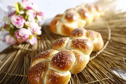 Fruittail bread