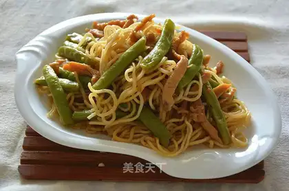 Chicken bean horn noodles