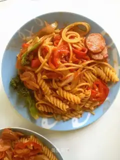 Ham fried pasta