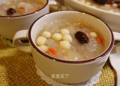 Silver Ear Lotus soup
