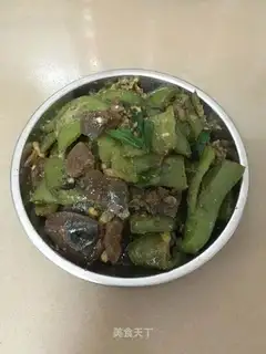 Tied pepper