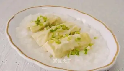 Porridge with a leaf
