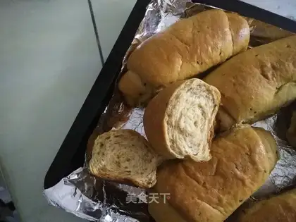 All wheat red sugar bread