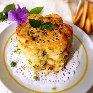 Fried rice cake