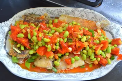 Sugar and tomato fried fish