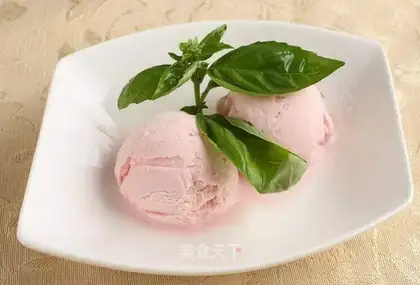 Strawberry ice cream