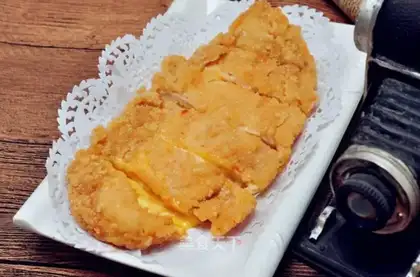 Chicken steak with cheese sauce
