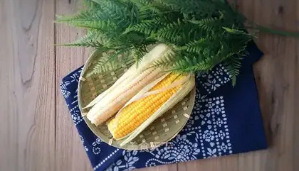 Three minutes of steamed corn