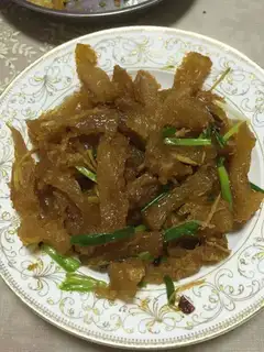 Fry the pig's feet