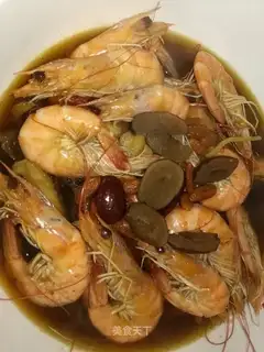 The flowers are fresh, drunk shrimp