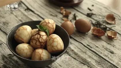 Red sugar tea eggs