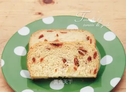 Tuna tomato garlic bread