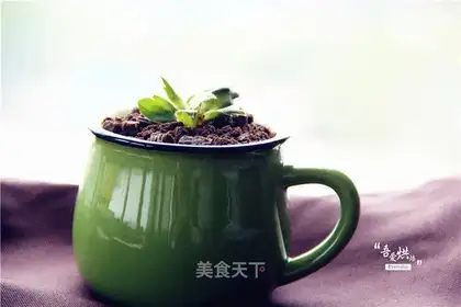 Quite a pottery cake