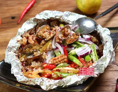 The devil's spicy paper seafood
