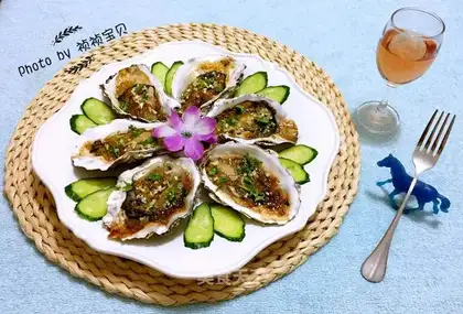 Oysters roasted with garlic
