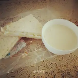 Beans and eggs sandwich