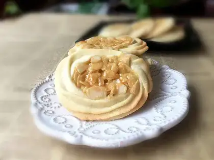 Roman shield cookies