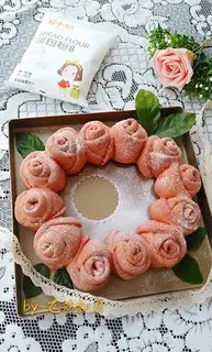 The roses of the full moon