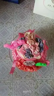 Rolling sugar cake