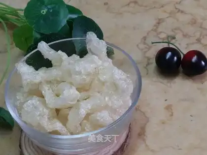 Fried pig skin