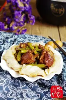 Lamb chop lentils sticky roll