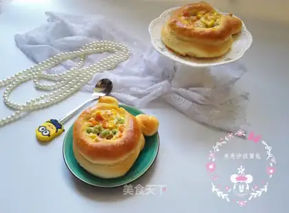 Mickey salad bread