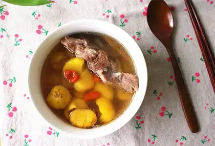 Chestnut bone soup