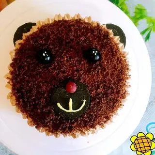Cute bear cake