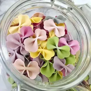 The baby's fruit and vegetable butterflies