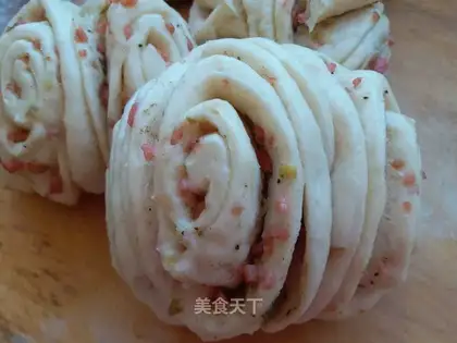 Onions of ham rolls