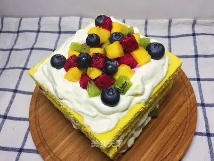 Mini fruit naked cake