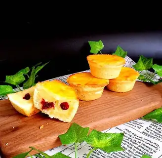 French cheese mooncake